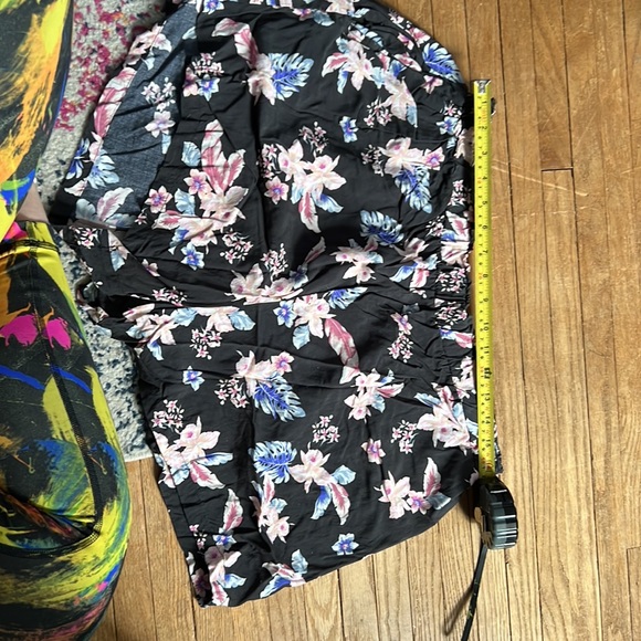 Lucky Brand Flower Shorts - Picture 3 of 4